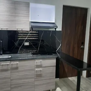 En Corferias , Cerca Al G-12 , Al Aeropuerto , A 2 Cuadras De La Estacion Transmilenio Ciudad Universitaria Alojamiento Especial Apartamento